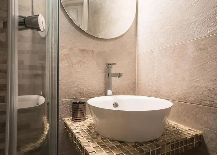 Crispi Deluxe 2 Bedroom Rom